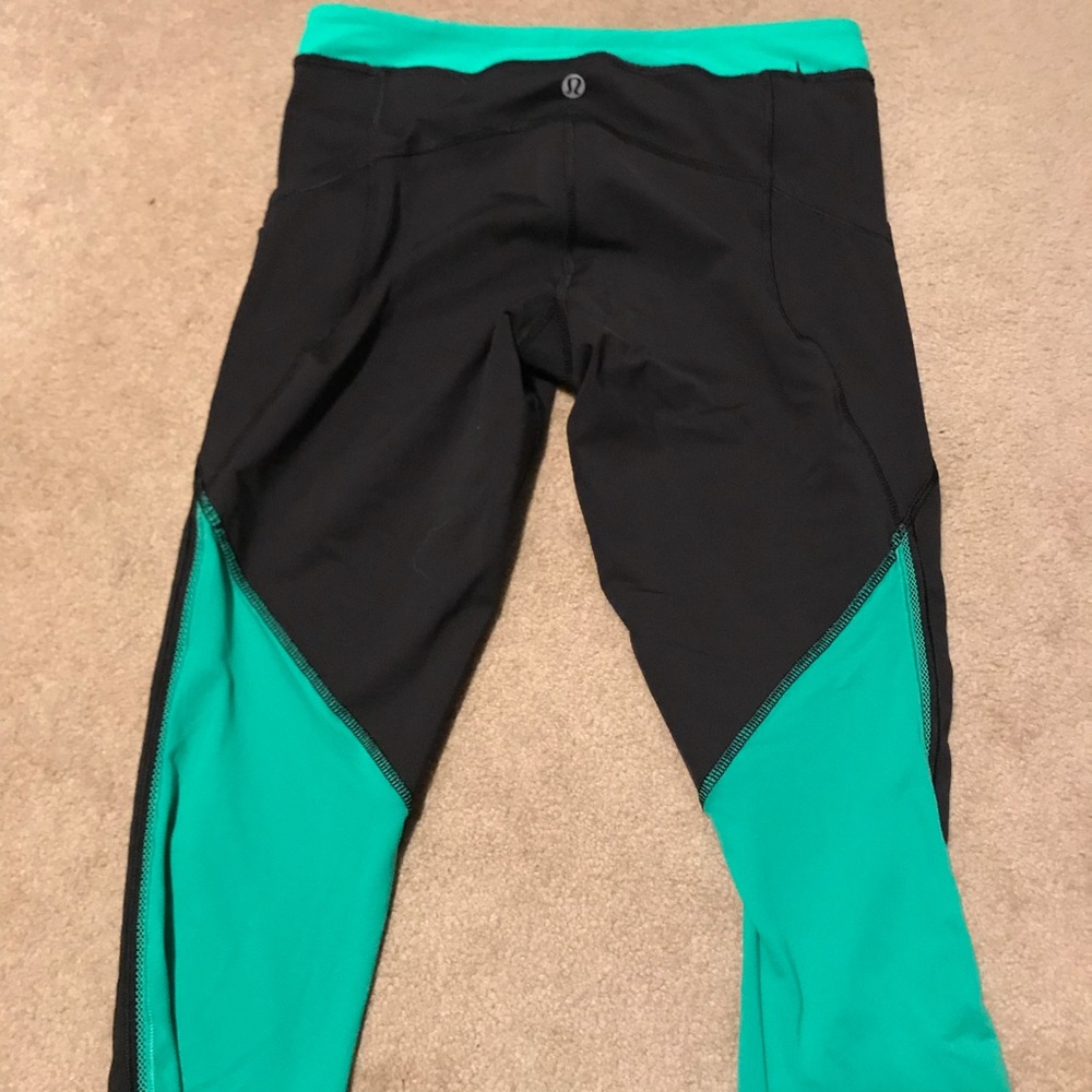 Lululemon low rise crop size 2